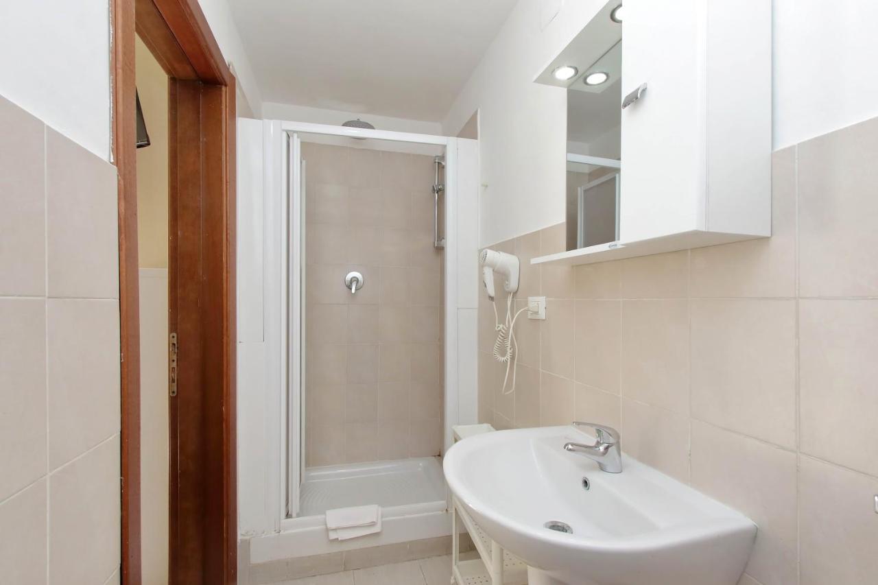 רומא Residence Apartment Lucky Stars מראה חיצוני תמונה